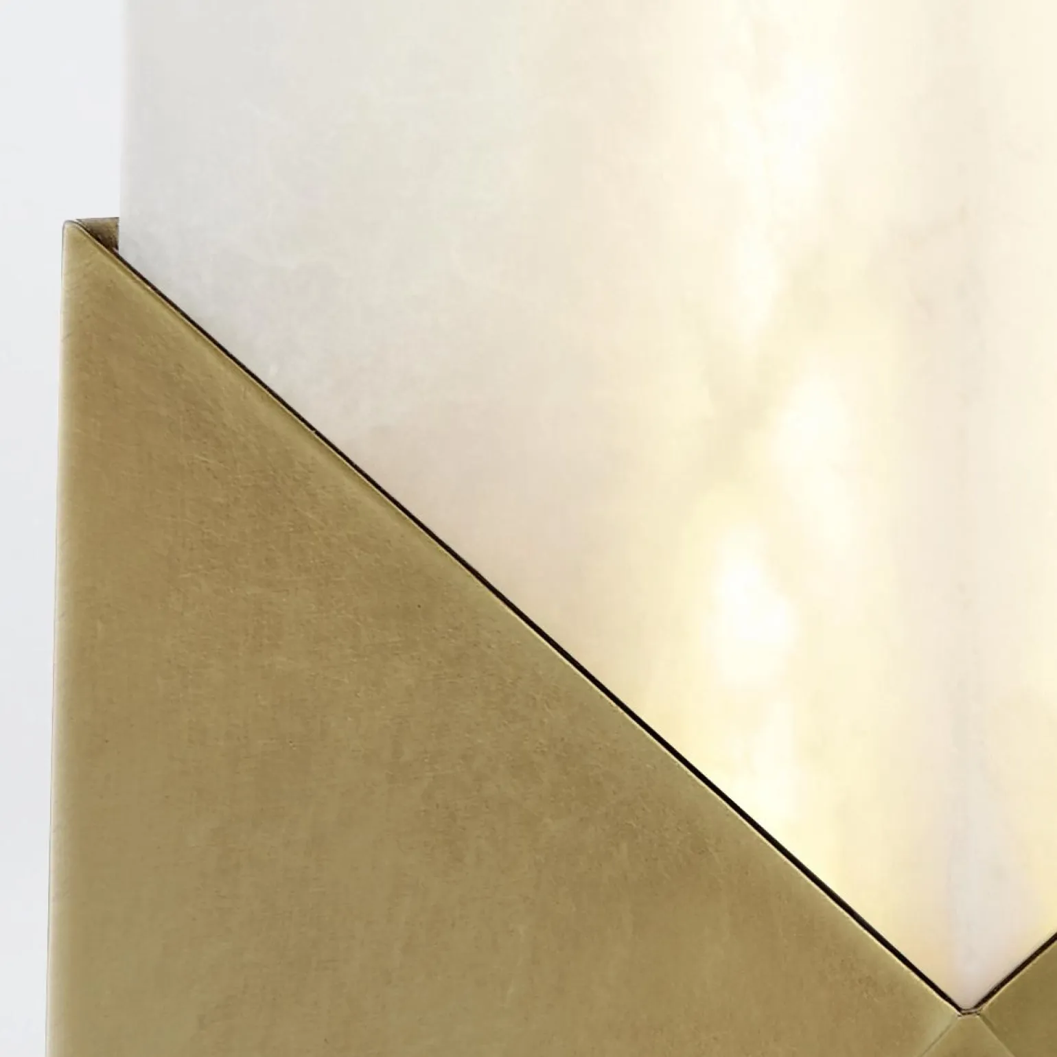 Alabastrowy mały kinkiet Caesar - Vintage mosiądz (QN-CAESAR-W-S-VBS-AR) - Quintiesse