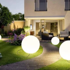 Biała lampa ogrodowa kula BALL 60 cm (ES-B060) - Step into Design