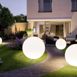Biała lampa ogrodowa kula BALL 80 cm (ES-B080) - Step into Design