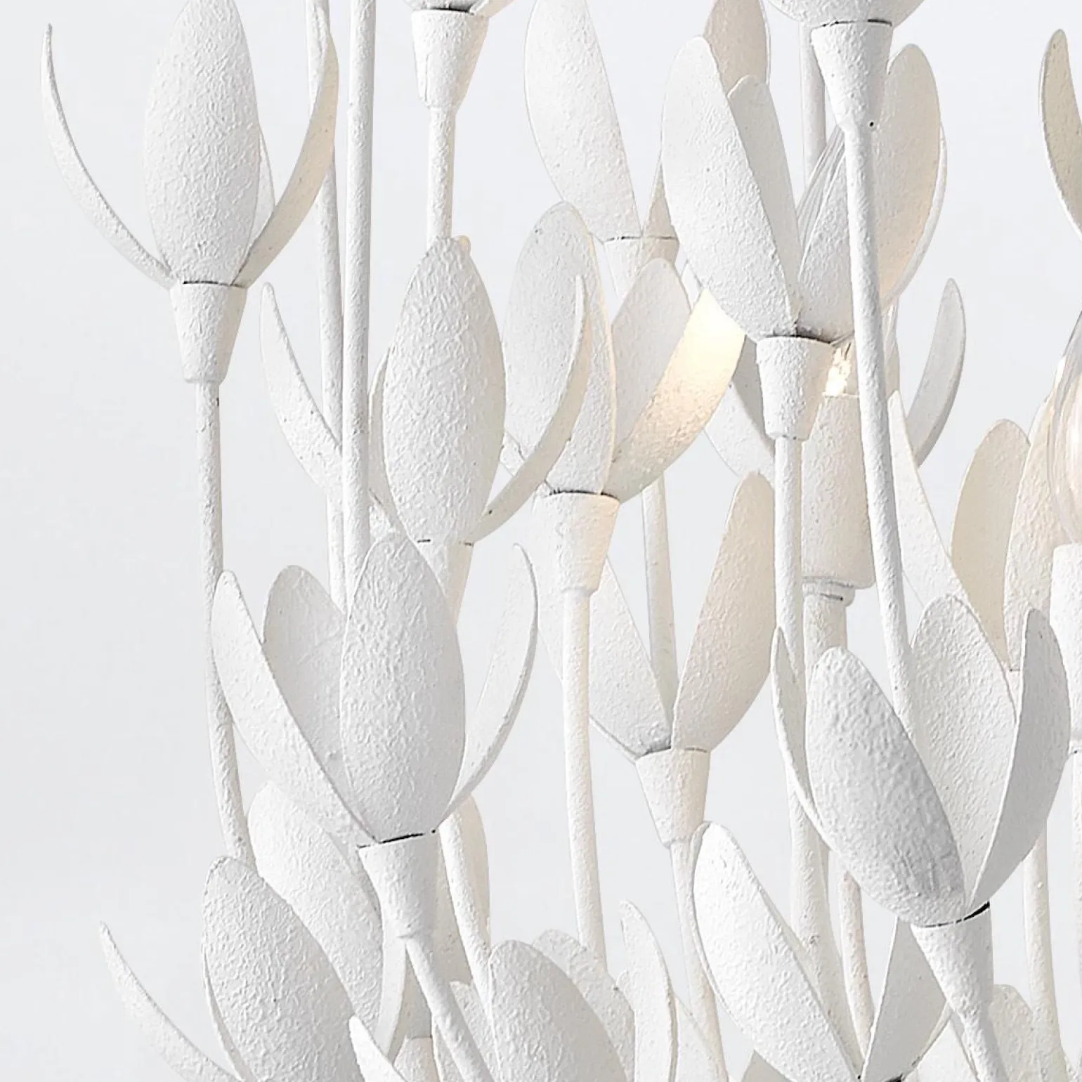 Designerski żyrandol Flora - 6 źródeł światła - Tynk strukturalny (QN-FLORA6-WHT) - Quintiesse