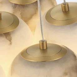 Duża alabastrowa lampa wisząca Kepler - 7 źródeł światła - Szczotkowane złoto (QN-KEPLER-7P-BG) - Quintiesse