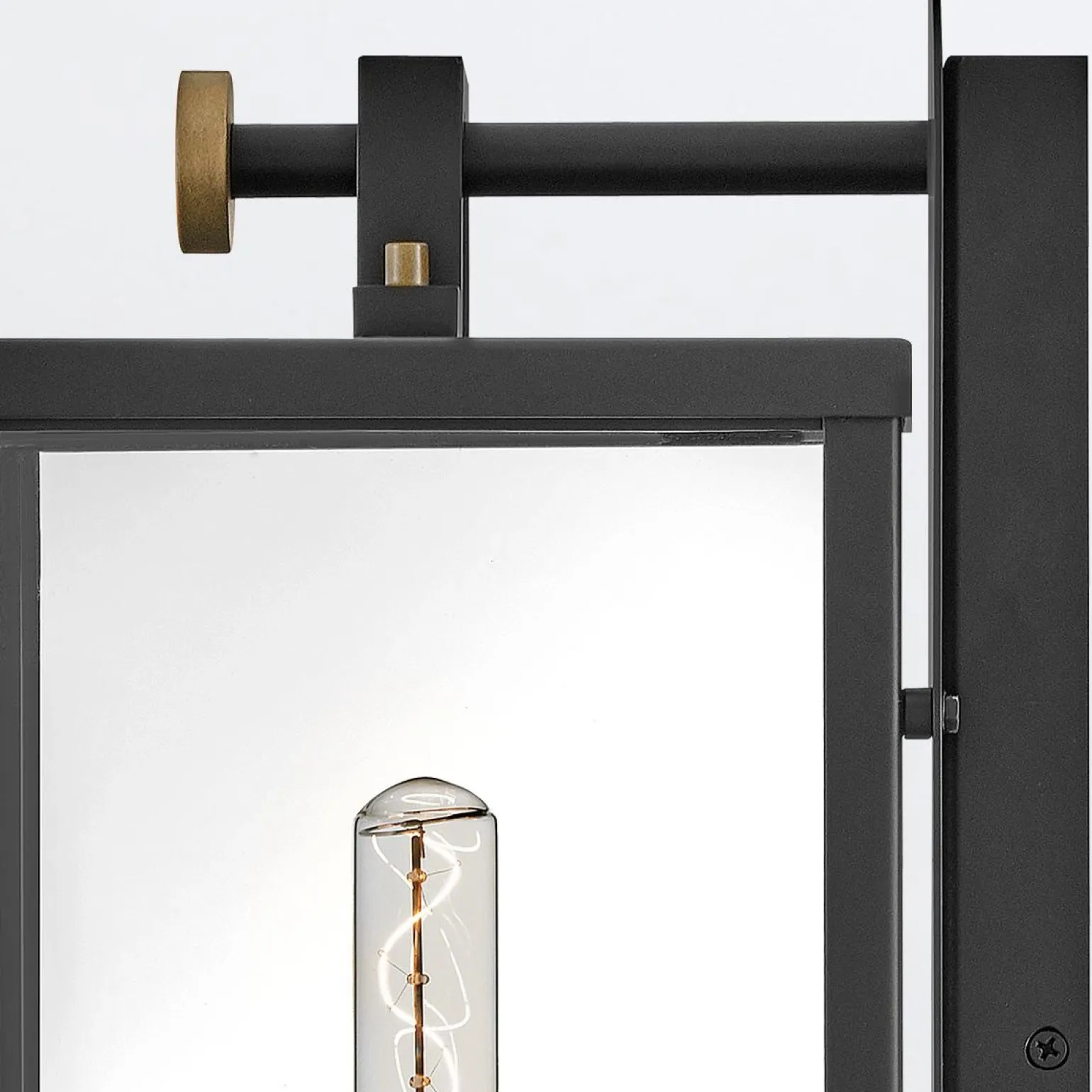 Duża latarnia naścienna Catalina - 1 źródło światła - Czarny, oksydowany brąz (QN-CATALINA-L) - Quintiesse