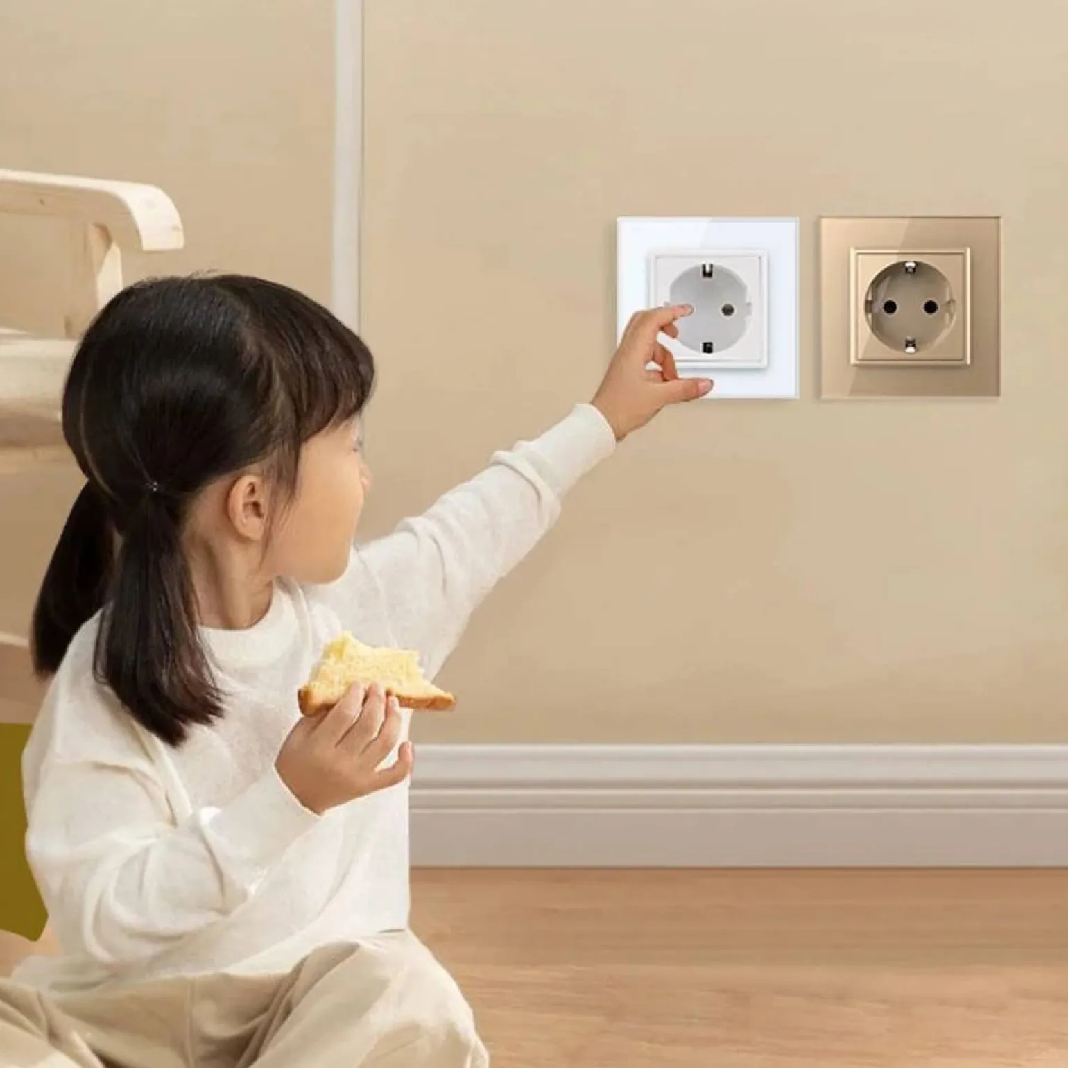 Gniazdo elektryczne 16 A ze złotym panelem szklanym (VL-W01EU-63) LIVOLO