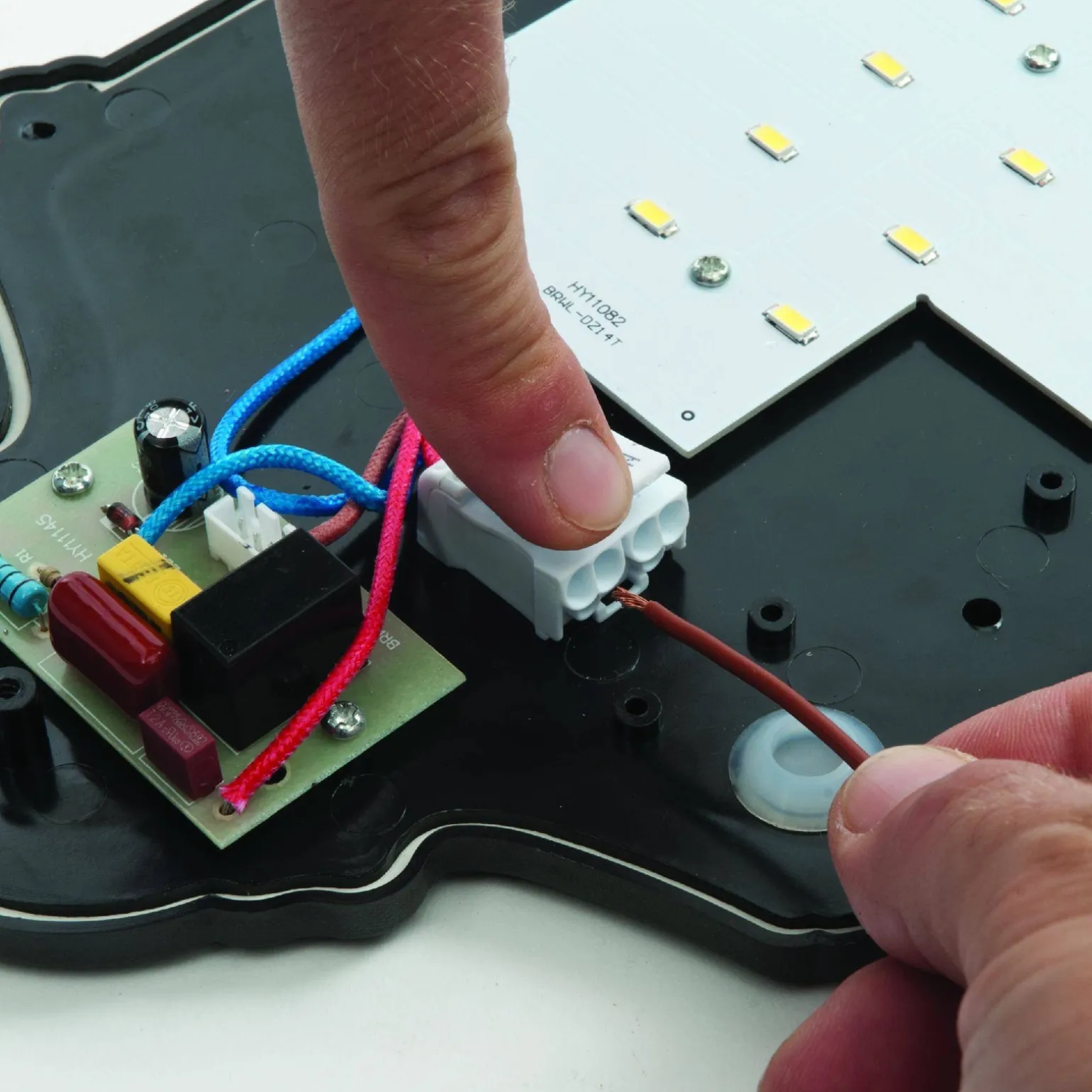 Kinkiet Halbury PIR 1lt wall IP44 7W (54553) - Saxby