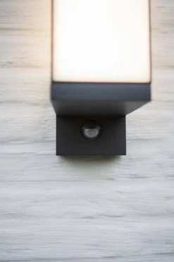 Kinkiet Zew. CUBA - CZUJNIK RUCHU Kol. Antracyt 3000K (5193811118) - Lutec