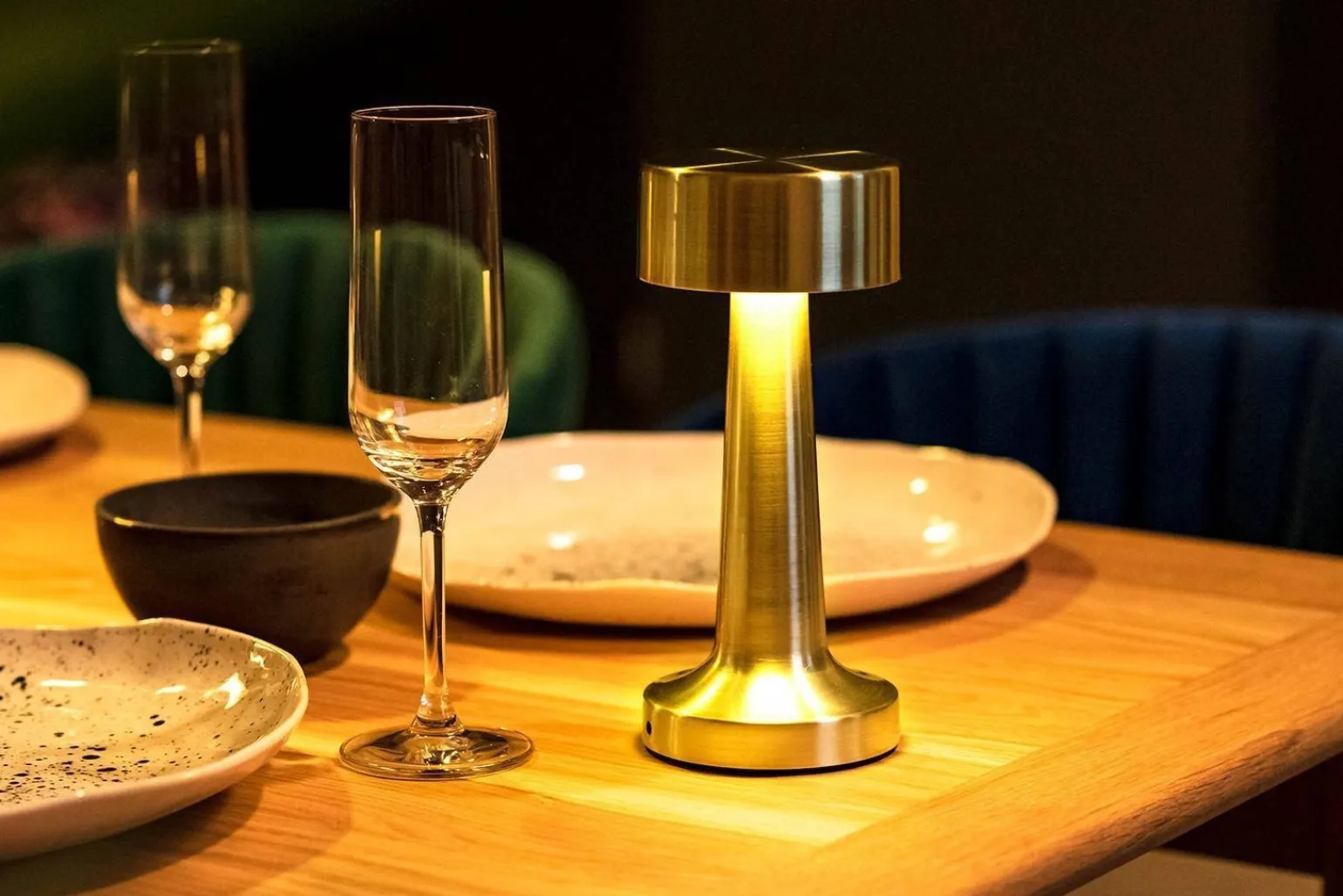 Lampa biurkowa LEE złota - wbudowana bateria, LED (LEE.GOLD) - King Home