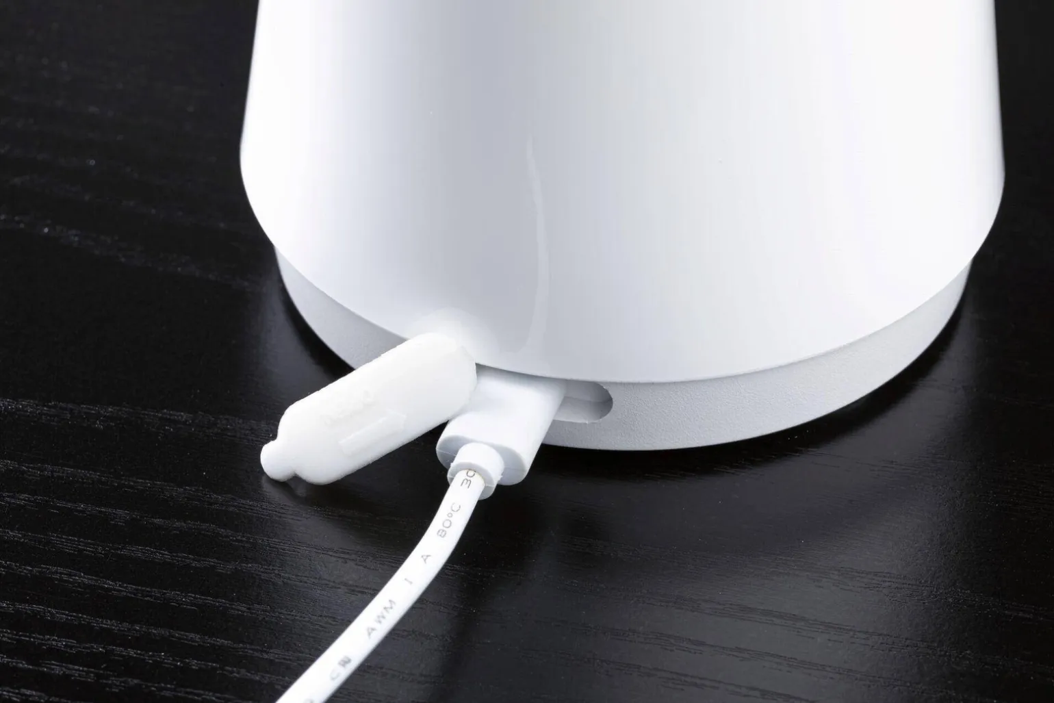 Lampka stołowa akumulatorowa ONZO LED 3-STEP DIM USB-C 2.6W 240lm 2700K IP44 biały połysk / tworzywo sztuczne (PL76995) - PAULMANN
