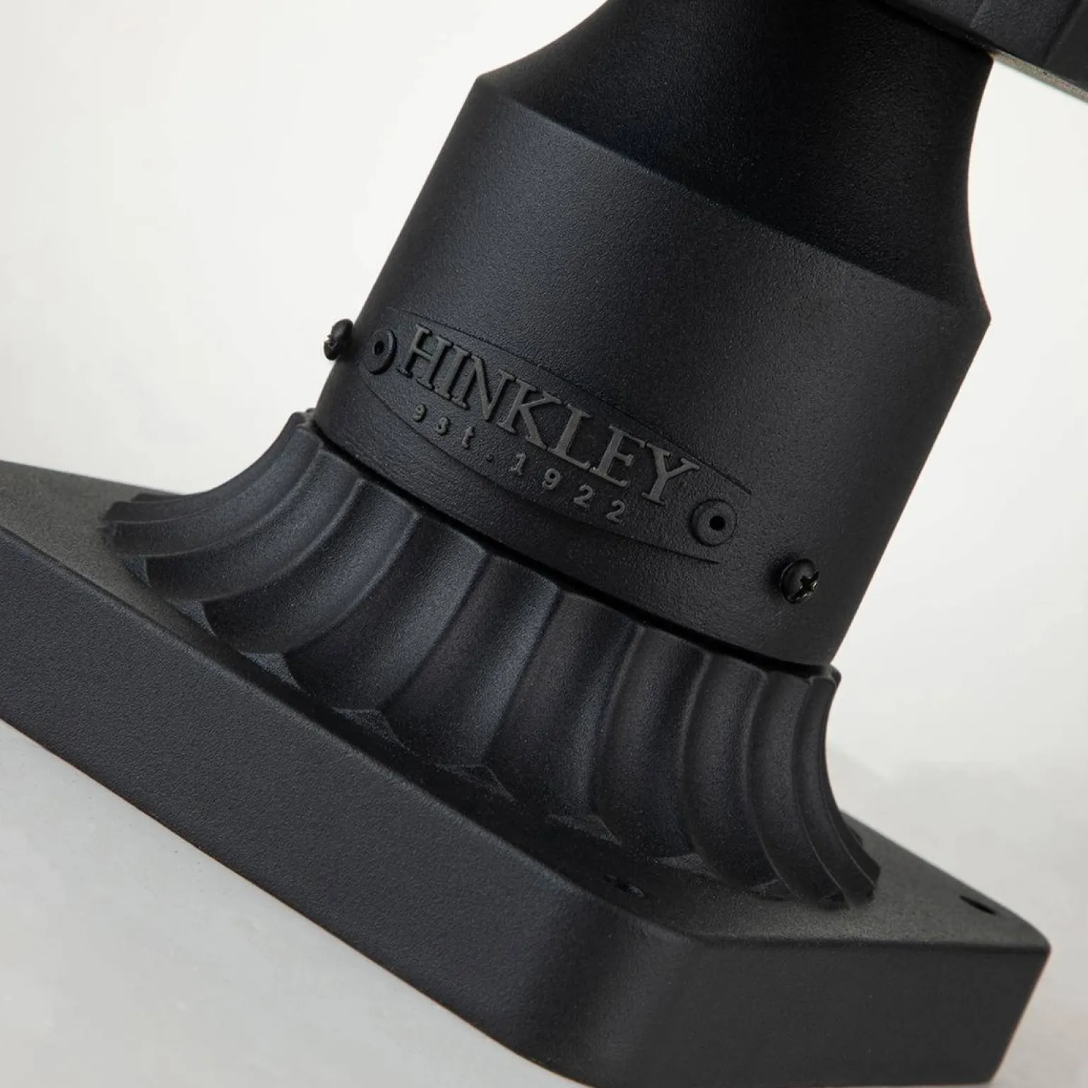 Latarnia stojąca Alford Place - 2 źródła światła - Czarna (QN-ALFORD-PLACE3-M-MB) - Quintiesse