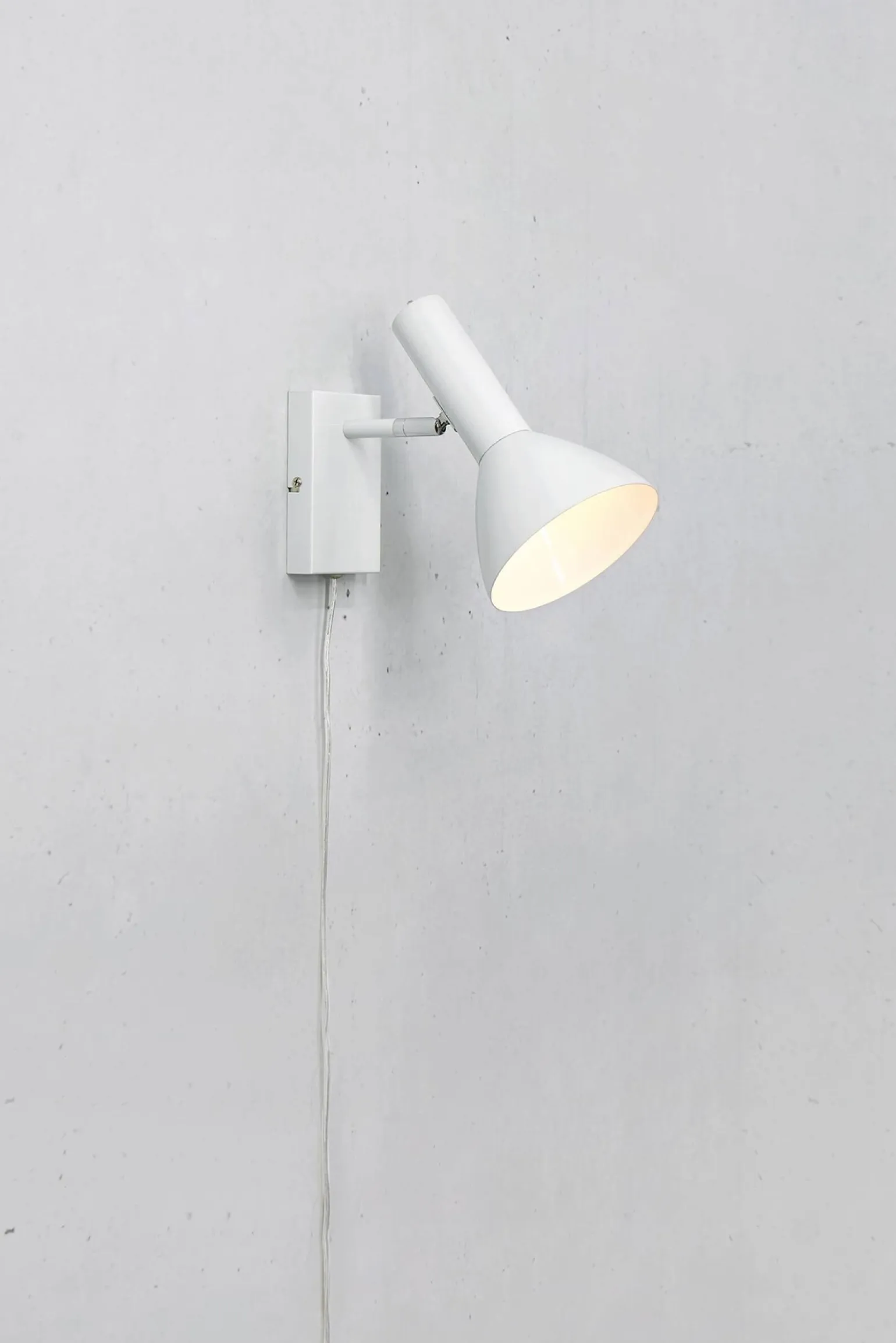 METRO Wall 1L Shiny White (108689) Markslojd