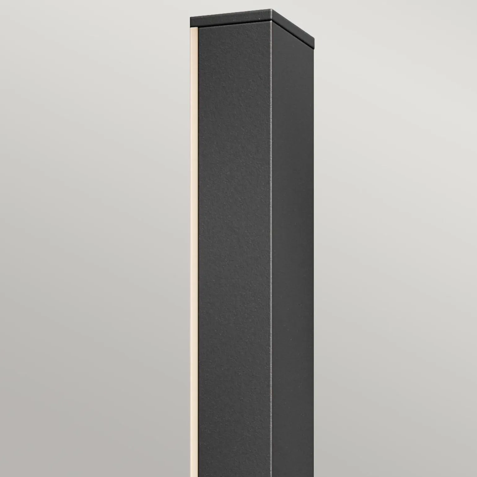 Średnia latarnia naścienna LED Nocar - - Strukturalna czerń (KL-NOCAR-M-BK) - Elstead Lighting