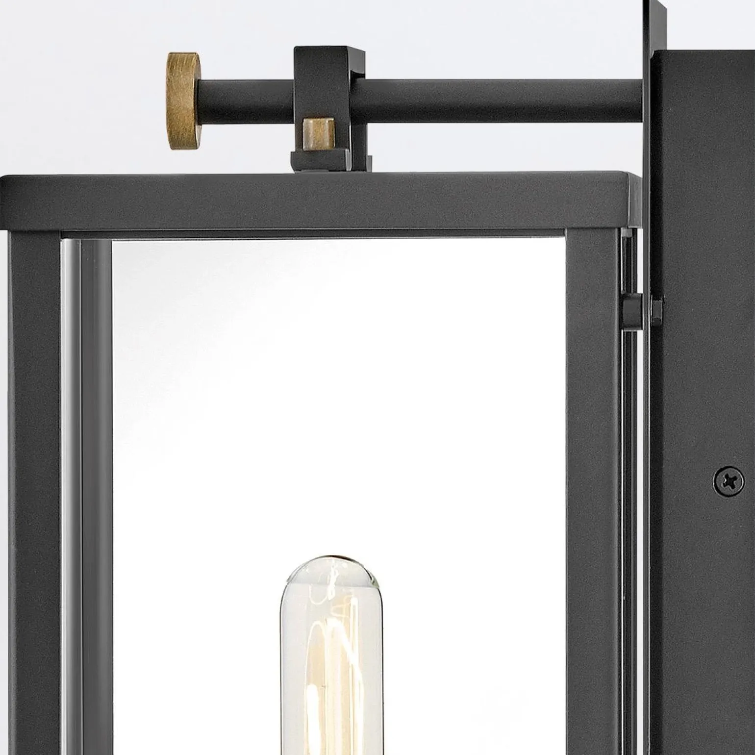 Średnia latarnia naścienna Catalina - 1 źródło światła - Czarny, oksydowany brąz (QN-CATALINA-M) - Quintiesse