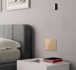 Włącznik pojedynczy dotykowy, bistabilny (impulsowy, dzwonkowy) z zielonym panelem szklanym FIBARO (VL-C701IH-68) LIVOLO